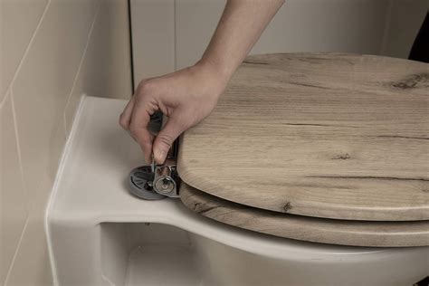 croydex toilet seat fitting video.